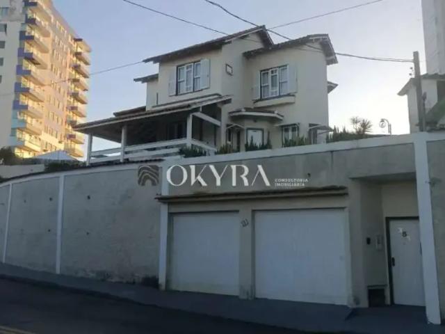 Casa / Sobrado para Venda em Macaé/RJ Imbetiba 3 Quartos
