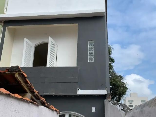 Casa / Sobrado para Venda em Macaé/RJ Imbetiba 3 Quartos