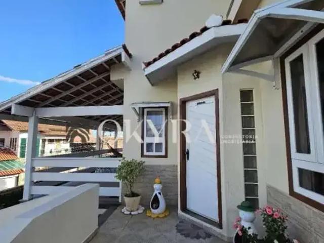 Casa / Sobrado para Venda em Macaé/RJ Imbetiba 3 Quartos