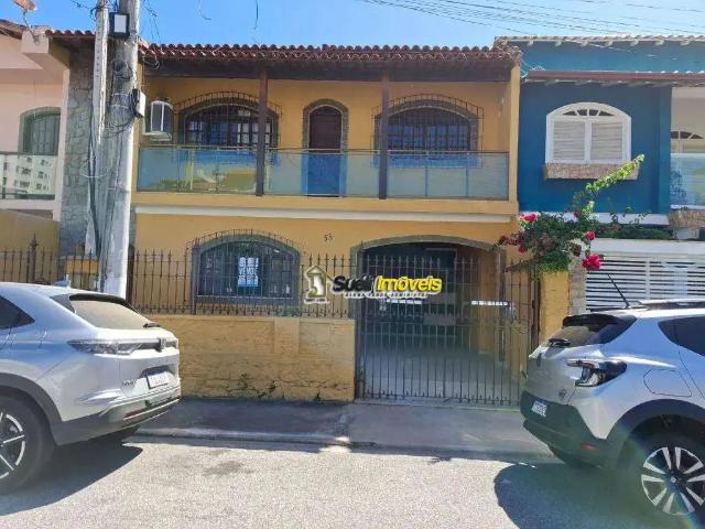 Casa / Sobrado para Venda em Macaé/RJ Imbetiba 4 Quartos