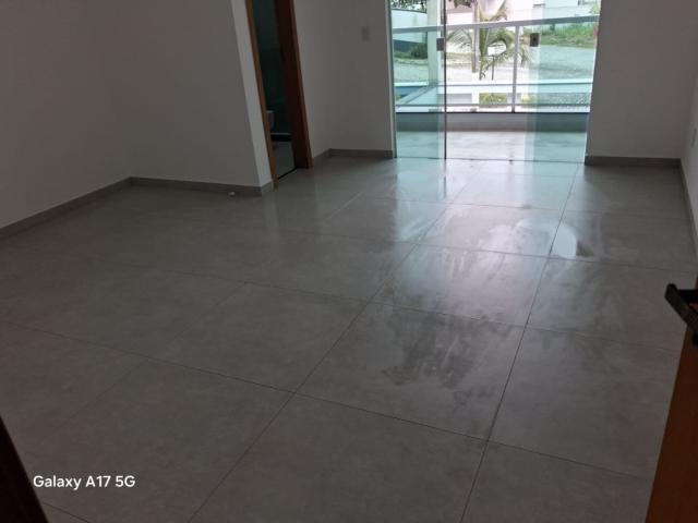 Casa / Sobrado para Venda em Macaé/RJ Lagoa 3 Quartos