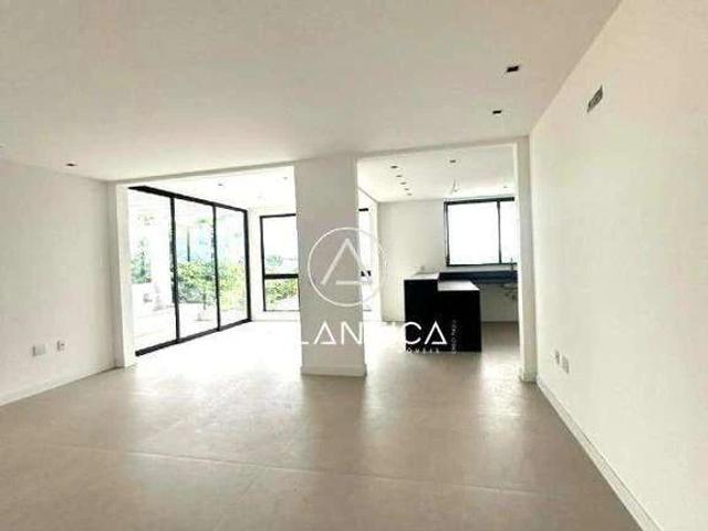 Casa / Sobrado para Venda em Macaé/RJ Lagoa 6 Quartos