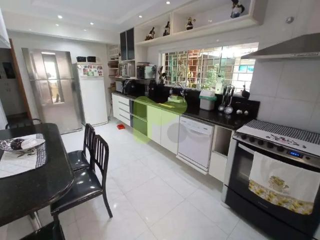 Casa / Sobrado para Venda em Macaé/RJ Praia Campista 4 Quartos