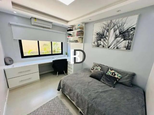 Casa / Sobrado para Venda em Macaé/RJ Sol e Mar 5 Quartos