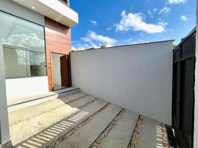 Casa / Sobrado para Venda em Macaé/RJ Vale das Palmeiras 2 Quartos