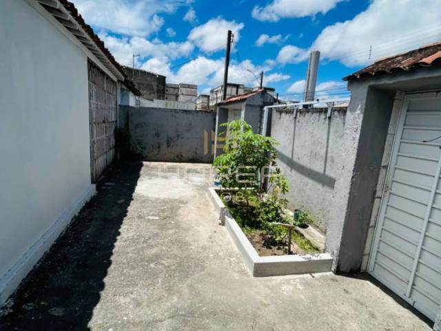Casa / Sobrado para Venda em Maceió/AL Tabuleiro do Martins 3 Quartos