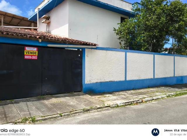 Casa / Sobrado para Venda em Maceió/AL Antares 4 Quartos