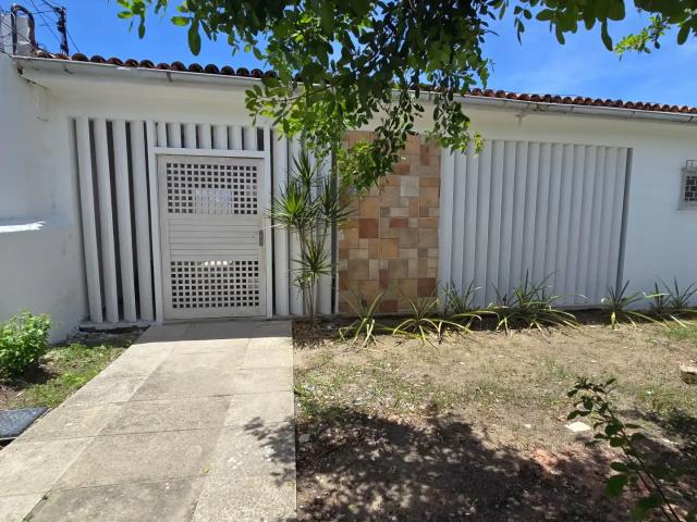 Casa / Sobrado para Venda em Maceió/AL Gruta de Lourdes 4 Quartos