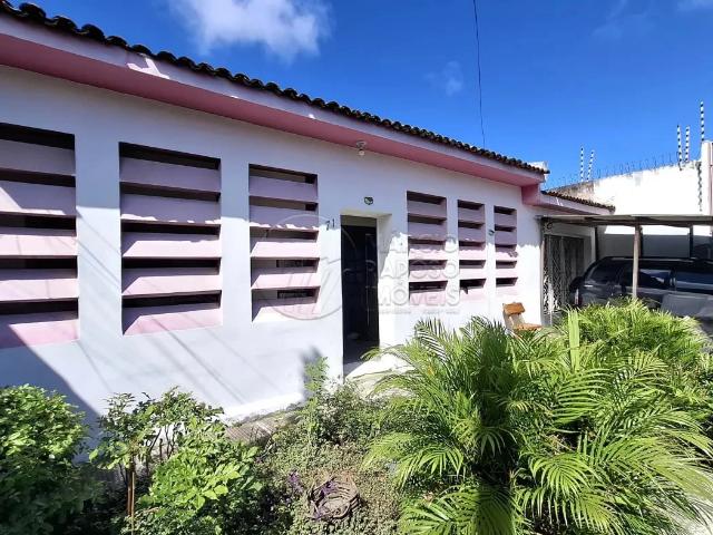 Casa / Sobrado para Venda em Maceió/AL Poço 4 Quartos