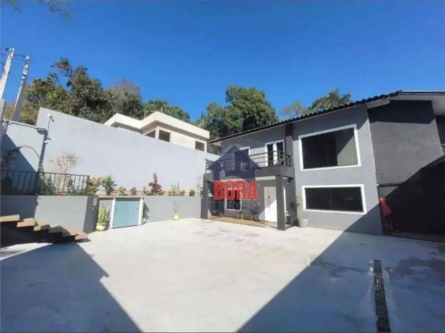 Casa / Sobrado para Venda em Mairiporã/SP Caraguatá 5 Quartos