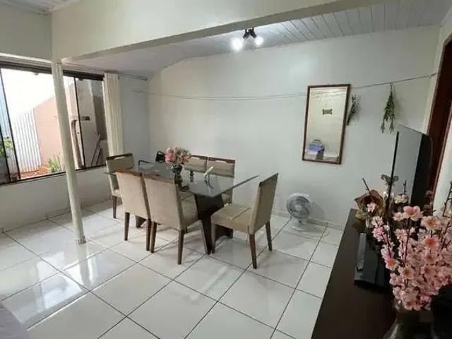Casa / Sobrado para Venda em Marechal Cândido Rondon/PR Centro 2 Quartos