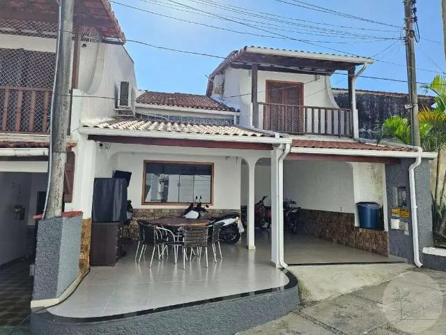 Casa / Sobrado para Venda em Maricá/RJ Centro 3 Quartos
