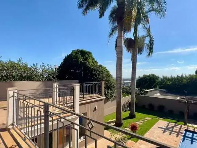 Casa / Sobrado para Venda em Marialva/PR Centro 4 Quartos