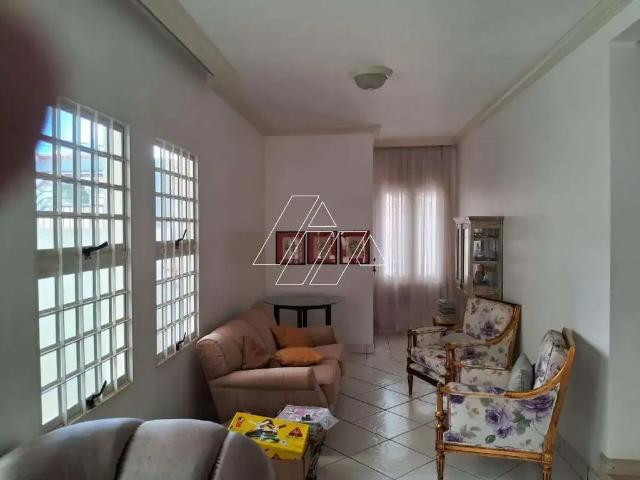 Casa / Sobrado para Venda em Marília/SP Alto Cafezal 3 Quartos