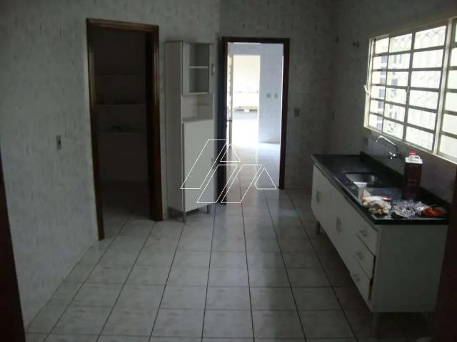Casa / Sobrado para Venda em Marília/SP Fragata 4 Quartos