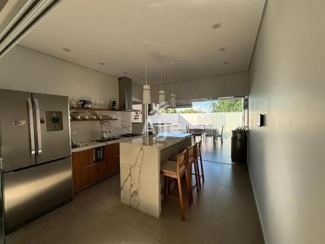 Casa / Sobrado para Venda em Marília/SP Jardim Aeroporto 3 Quartos