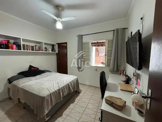 Casa / Sobrado para Venda em Marília/SP Jardim Aeroporto 3 Quartos