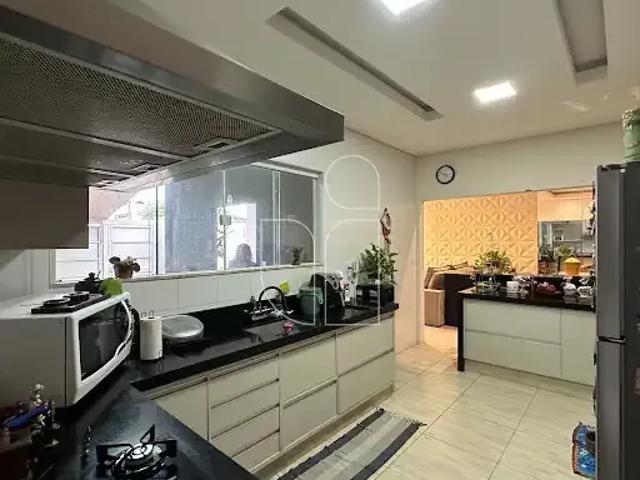 Casa / Sobrado para Venda em Marília/SP Jardim Cavallari 3 Quartos