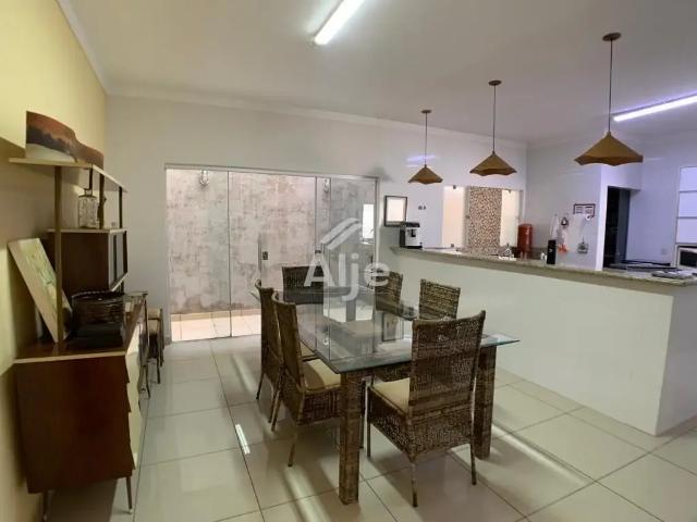 Casa / Sobrado para Venda em Marília/SP Jardim Colibri 3 Quartos
