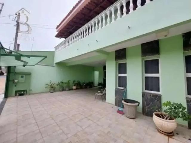 Casa / Sobrado para Venda em Marília/SP Jardim Guarujá 4 Quartos