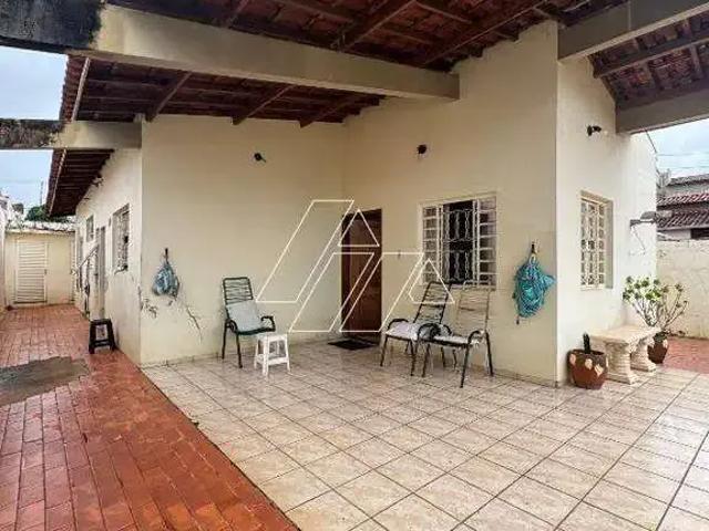 Casa / Sobrado para Venda em Marília/SP Jardim Parati 3 Quartos