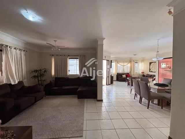 Casa / Sobrado para Venda em Marília/SP Jardim São Domingos 3 Quartos