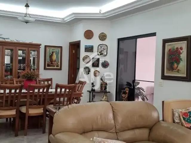 Casa / Sobrado para Venda em Marília/SP Jardim Tropical 4 Quartos