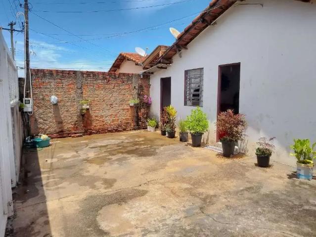 Casa / Sobrado para Venda em Marília/SP Núcleo Habitacional Presidente Jânio da Silva Quadros 3 Quartos