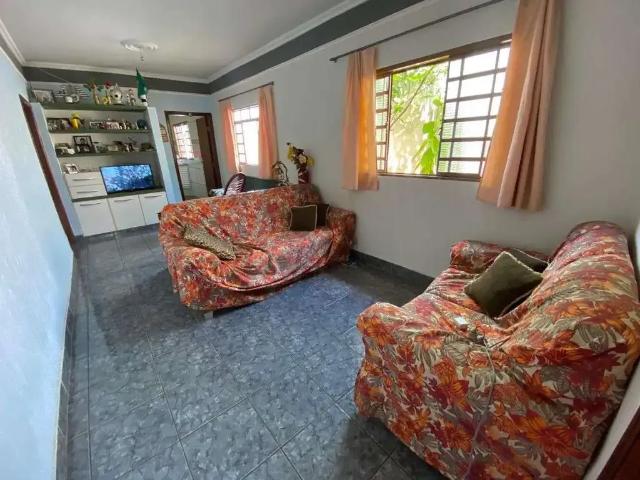 Casa / Sobrado para Venda em Marília/SP Parque das Acácias 3 Quartos