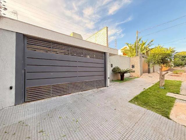 Casa / Sobrado para Venda em Maringá/PR Jardim Alvorada 4 Quartos