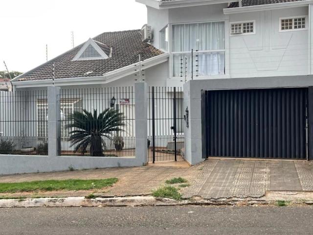 Casa / Sobrado para Venda em Maringá/PR Jardim da Glória 4 Quartos
