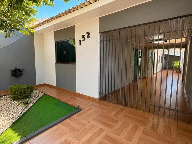 Casa / Sobrado para Venda em Maringá/PR Jardim dos Pássaros 4 Quartos