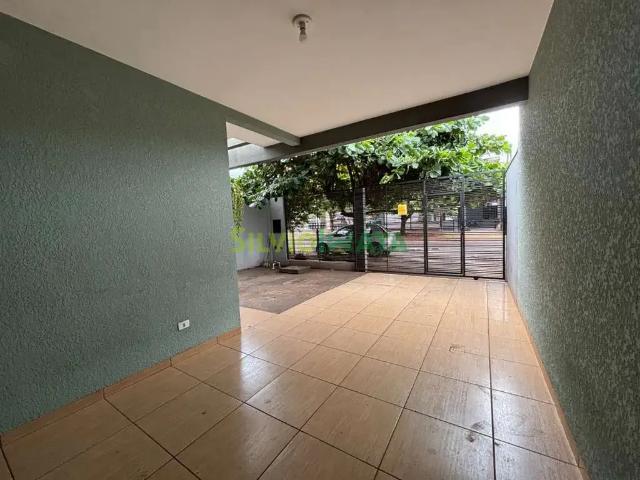 Casa / Sobrado para Venda em Maringá/PR Jardim Everest 3 Quartos