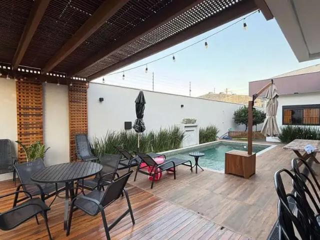 Casa / Sobrado para Venda em Maringá/PR Jardim Higienópolis 4 Quartos