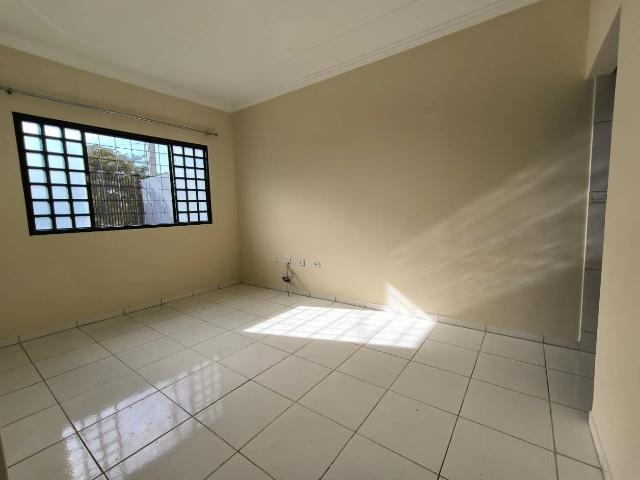 Casa / Sobrado para Venda em Maringá/PR Jardim São Clemente 2 Quartos