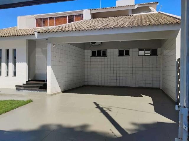 Casa / Sobrado para Venda em Maringá/PR Zona 04 4 Quartos