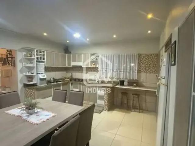 Casa / Sobrado para Venda em Massaranduba/SC Centro 4 Quartos