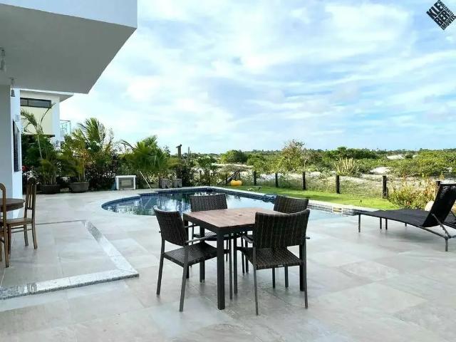 Casa / Sobrado para Venda em Mata de São João/BA Centro 4 Quartos