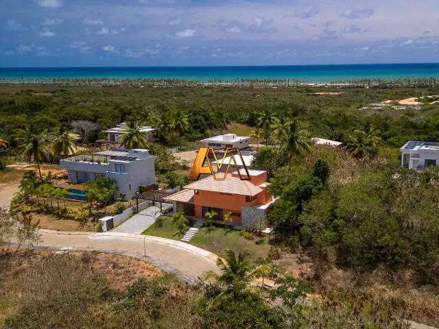 Casa / Sobrado para Venda em Mata de São João/BA Imbassai 4 Quartos