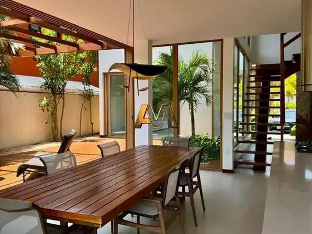 Casa / Sobrado para Venda em Mata de São João/BA Praia do Forte 5 Quartos