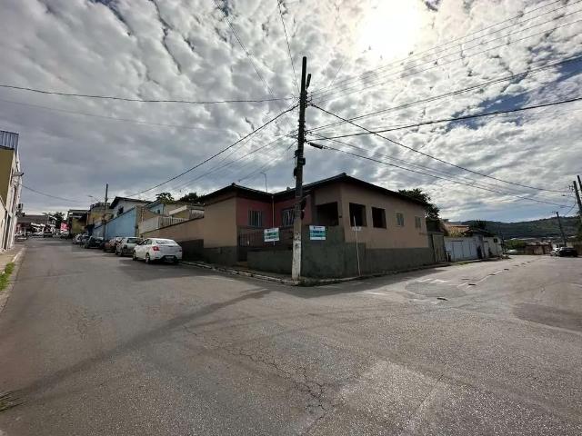 Casa / Sobrado para Venda em Mateus Leme/MG Centro 4 Quartos
