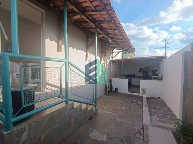 Casa / Sobrado para Venda em Mateus Leme/MG Centro 2 Quartos