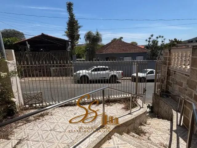 Casa / Sobrado para Venda em Mateus Leme/MG Centro 3 Quartos