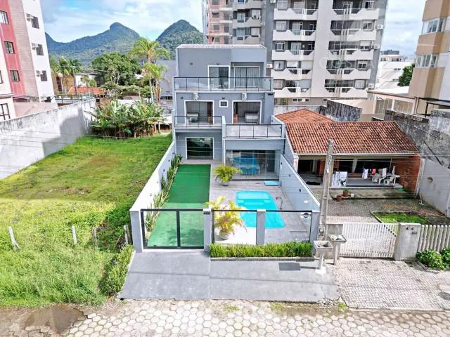 Casa / Sobrado para Venda em Matinhos/PR Centro 5 Quartos