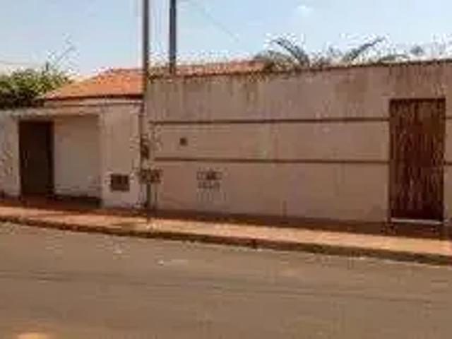 Casa / Sobrado para Venda em Miguelópolis/SP Centro 3 Quartos