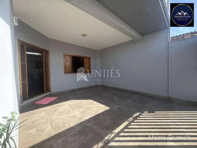 Casa / Sobrado para Venda em Monte Carmelo/MG Centro 3 Quartos