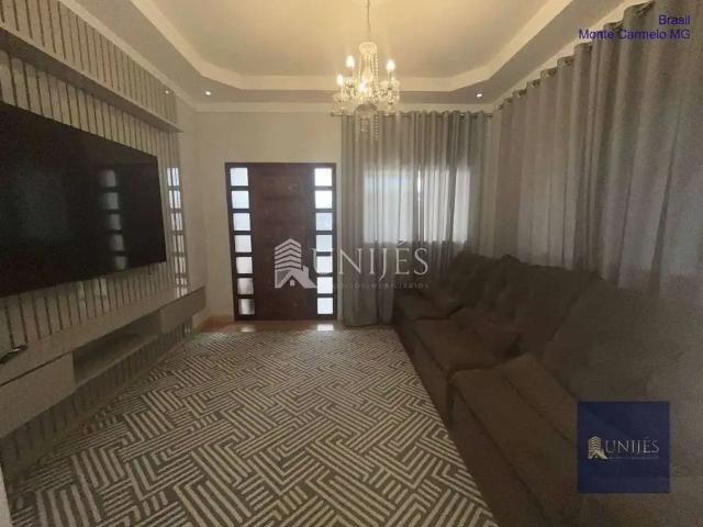 Casa / Sobrado para Venda em Monte Carmelo/MG Batuque 3 Quartos