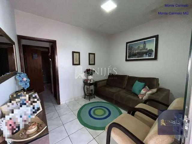 Casa / Sobrado para Venda em Monte Carmelo/MG Planalto 4 Quartos