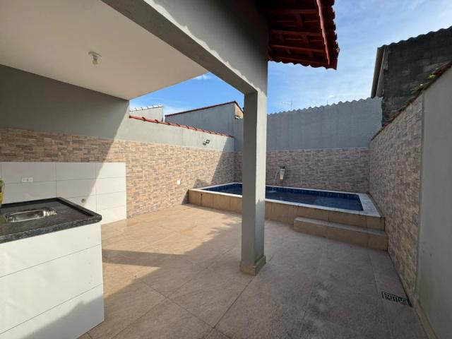 Casa / Sobrado para Venda em Mongaguá/SP Florida Mirim 3 Quartos
