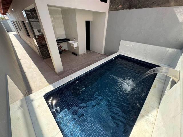 Casa / Sobrado para Venda em Mongaguá/SP Plataforma 3 Quartos
